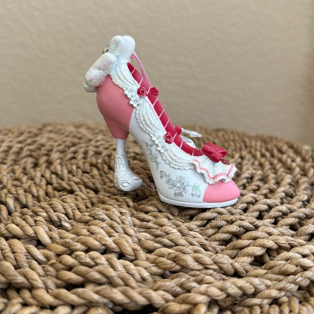 Disney Parks Mary Poppins shoe ornament - new with tags